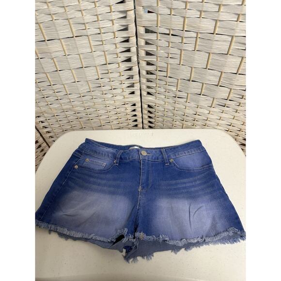 NO BOUNDARIES Denim Jean Shorts Juniors Size 15 Blue Rinse Denim Low Rise - Picture 1 of 6